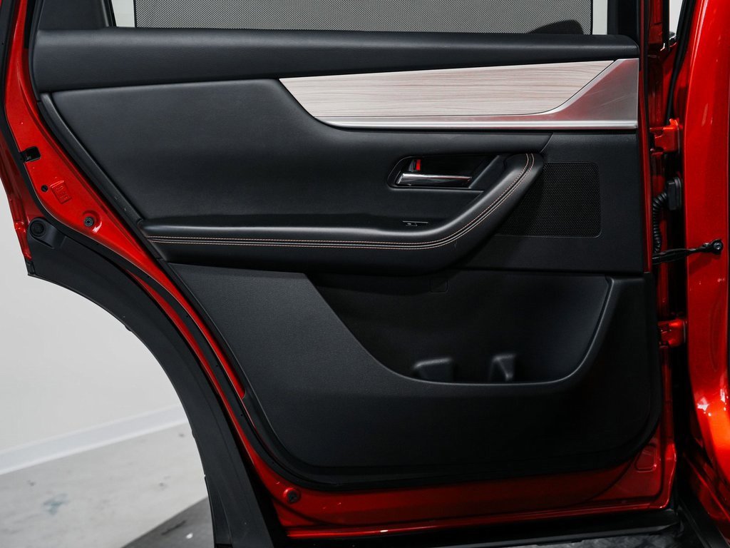 Used 2024 MAZDA CX-90 Plug-In Hybrid w/ Premium Pkg image 15