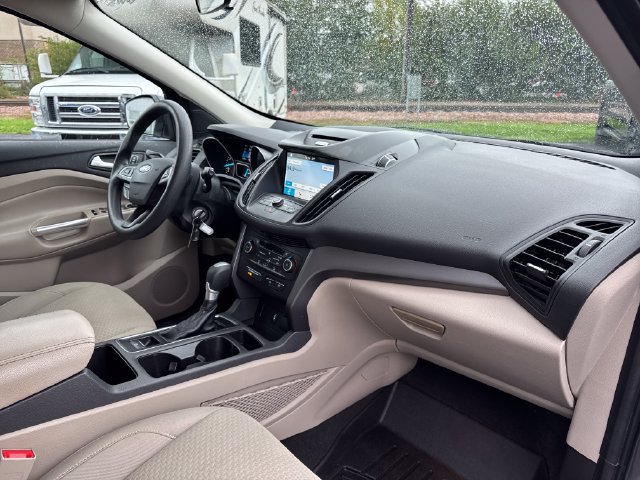 Used 2017 Ford Escape SE w/ Equipment Group 201A AWD/4WD image 26