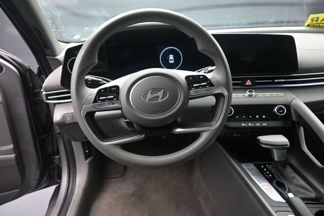 Used 2024 Hyundai Elantra SEL FWD image 14