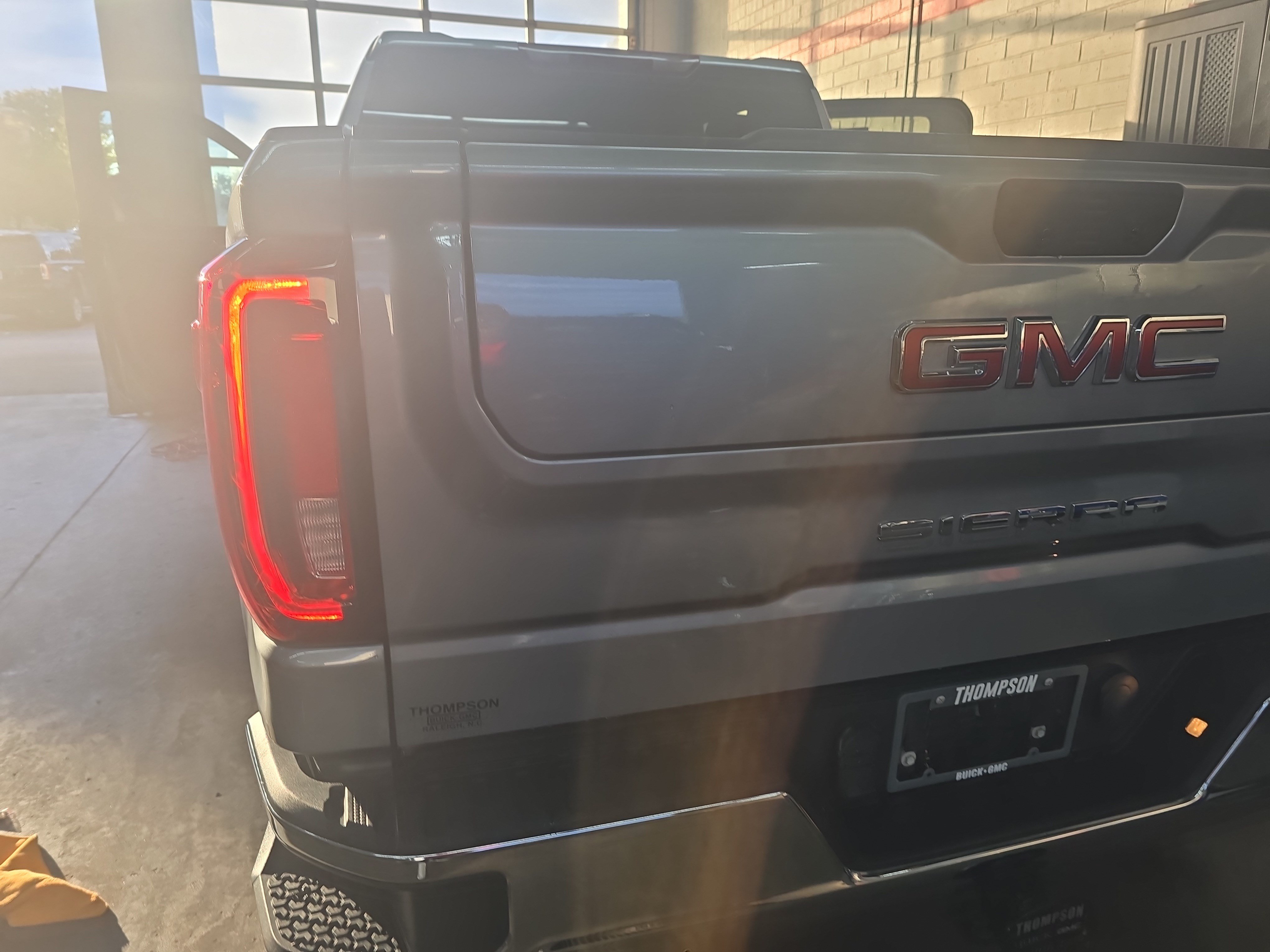 Used 2025 GMC Sierra 1500 SLT AWD/4WD image 34