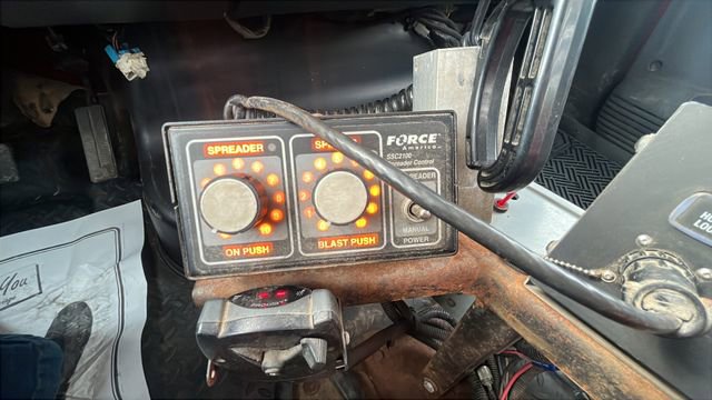 Used 2008 GMC TopKick C5500 2WD Regular Cab image 18