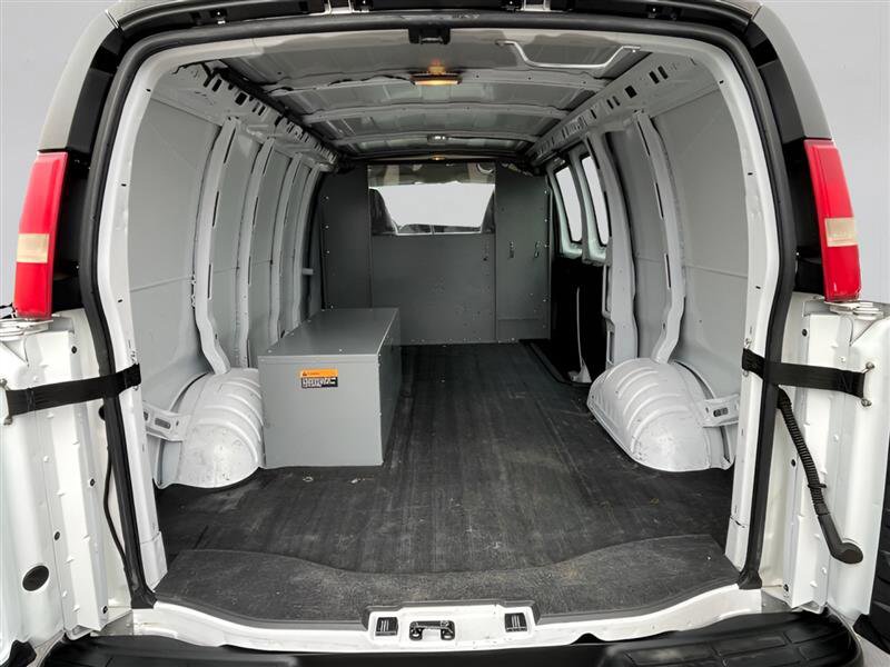 Used 2012 Chevrolet Express 2500 w/ Cold Climate Package image 10