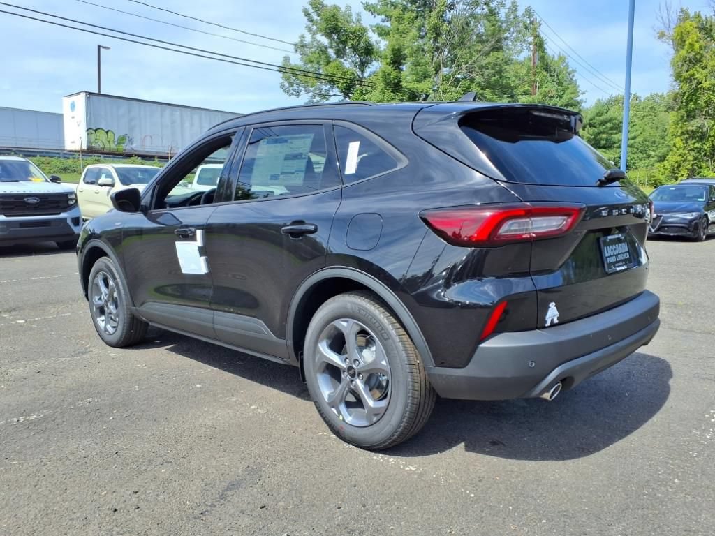 New 2025 Ford Escape ST-Line w/ Tech Pack #1 AWD/4WD image 4