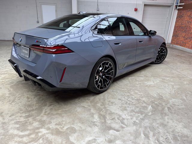 Used 2026 BMW M5 w/ Executive Package image 5
