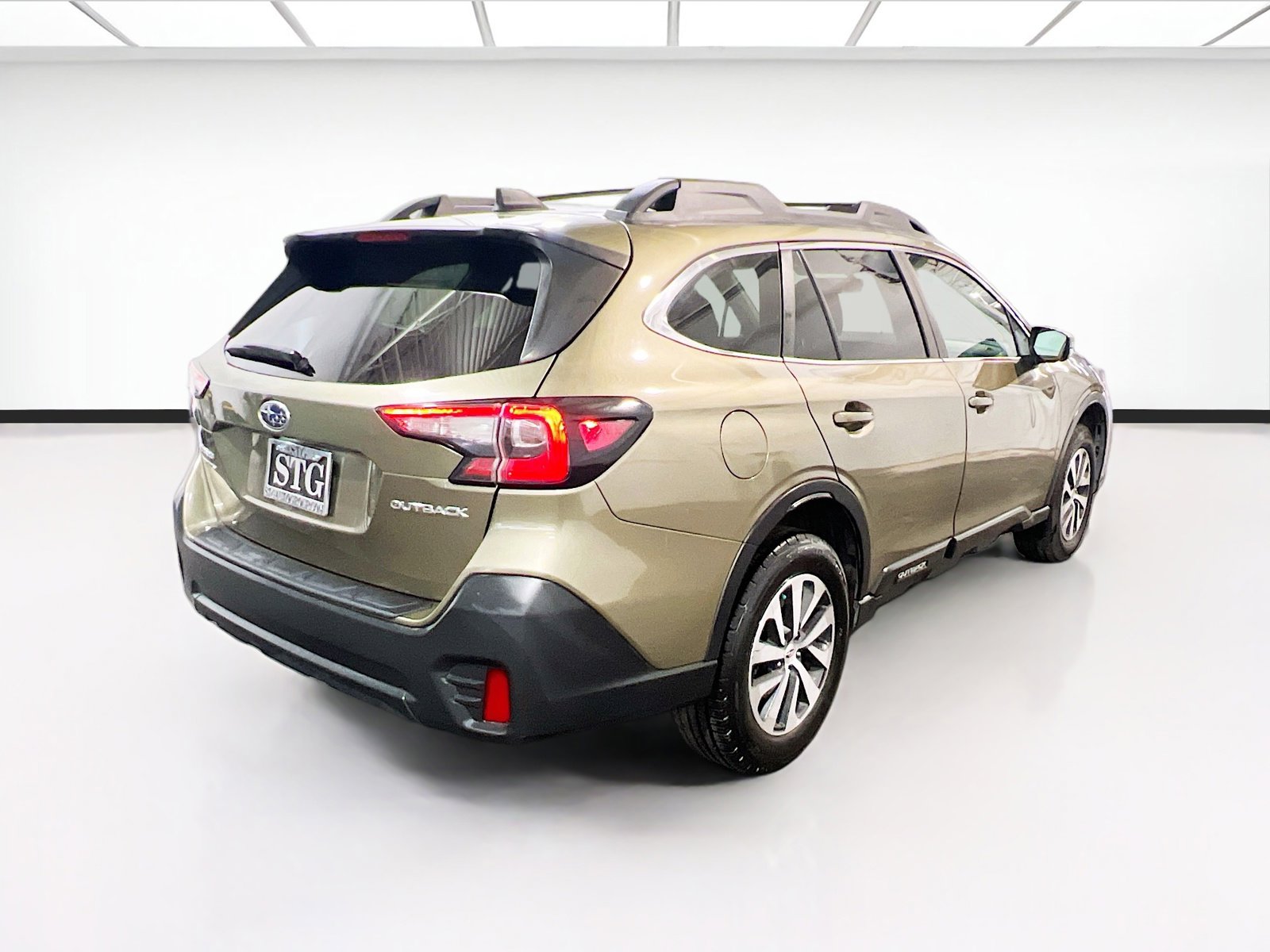 Used 2022 Subaru Outback Premium AWD/4WD image 4