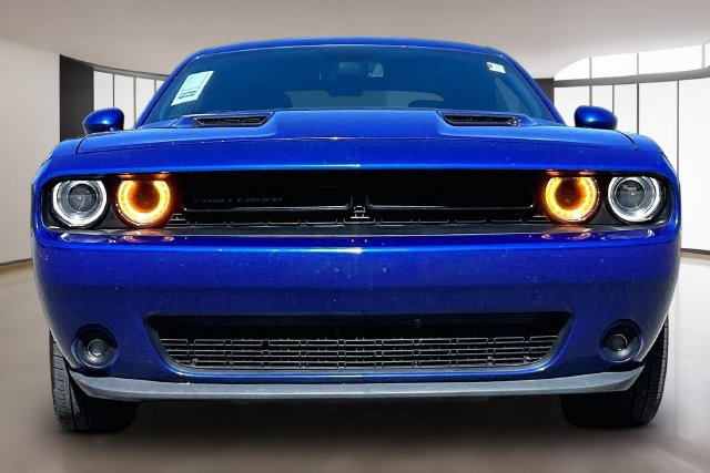 Used 2018 Dodge Challenger SXT w/ Blacktop Package RWD image 2