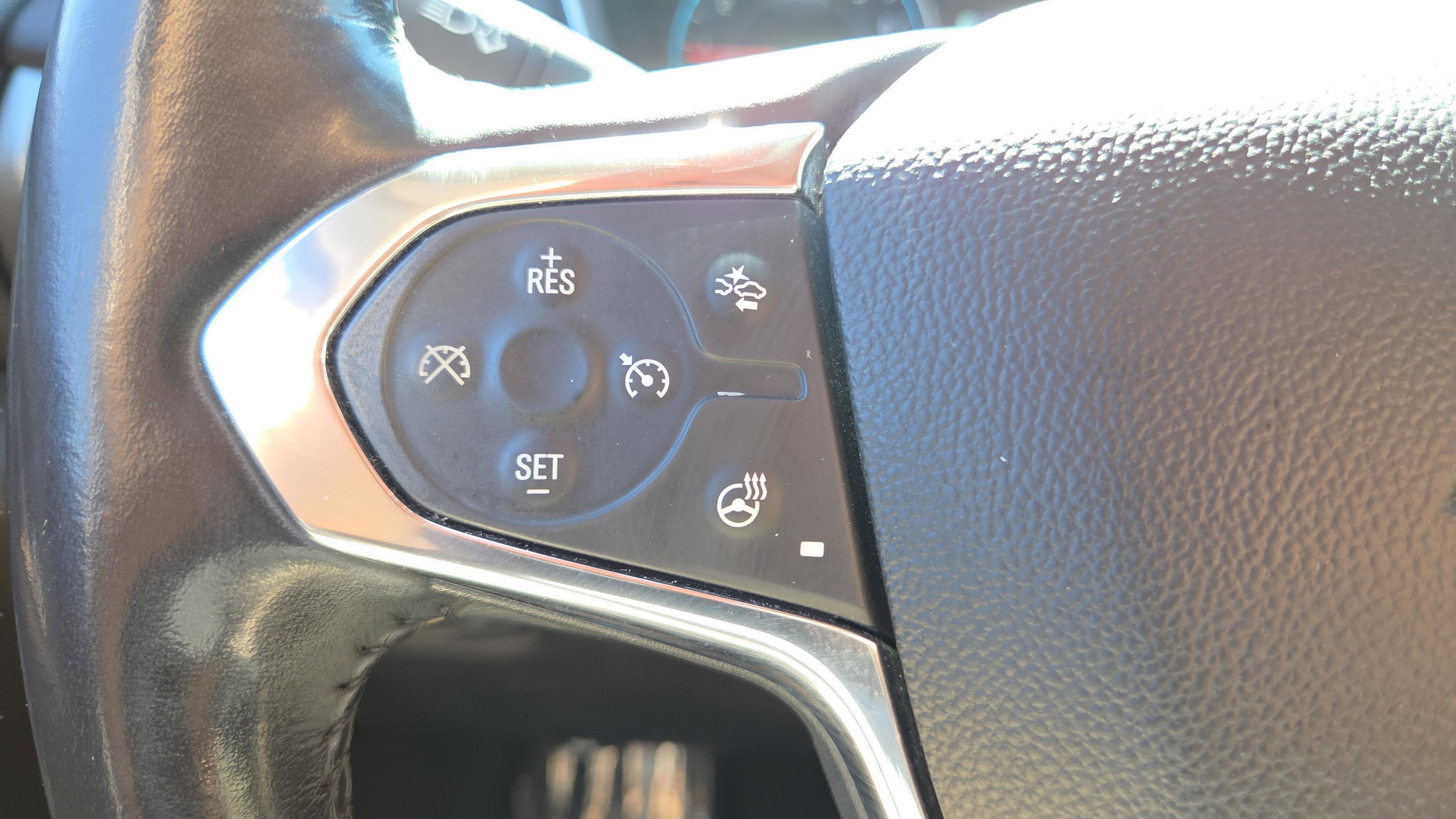 Used 2018 Chevrolet Traverse Premier image 38