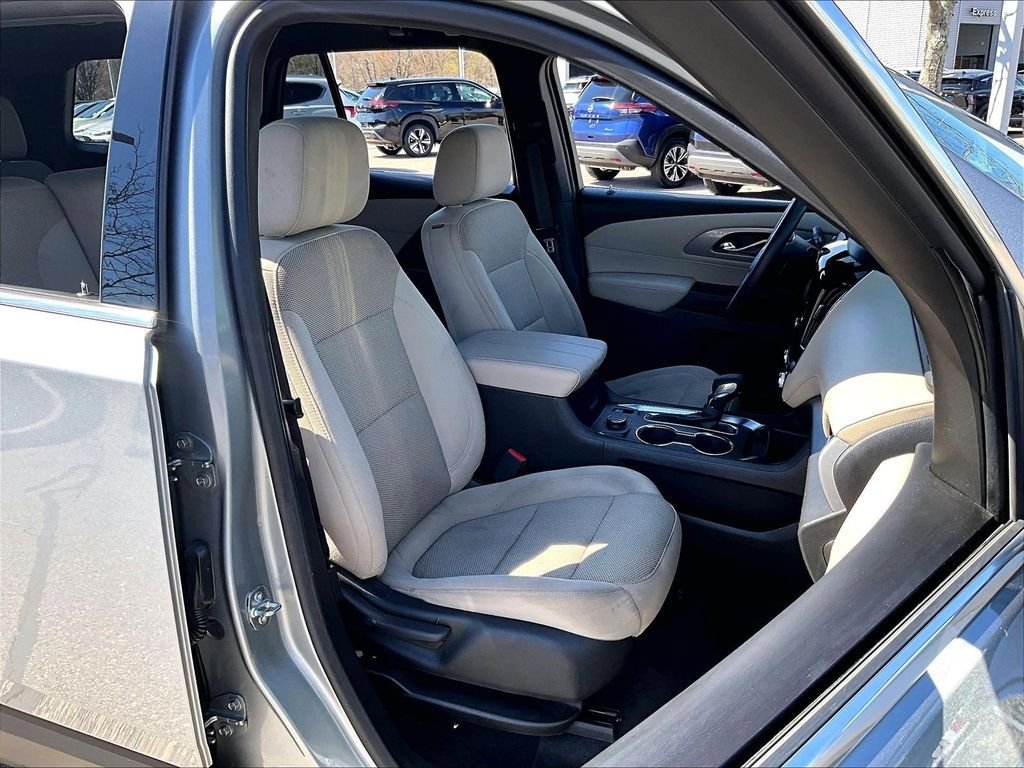 Used 2023 Chevrolet Traverse LS AWD/4WD image 11