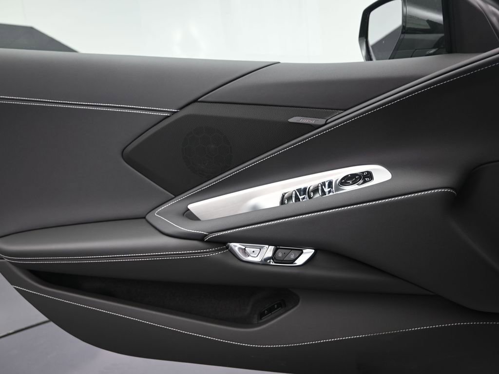 Used 2025 Chevrolet Corvette Z06 image 12