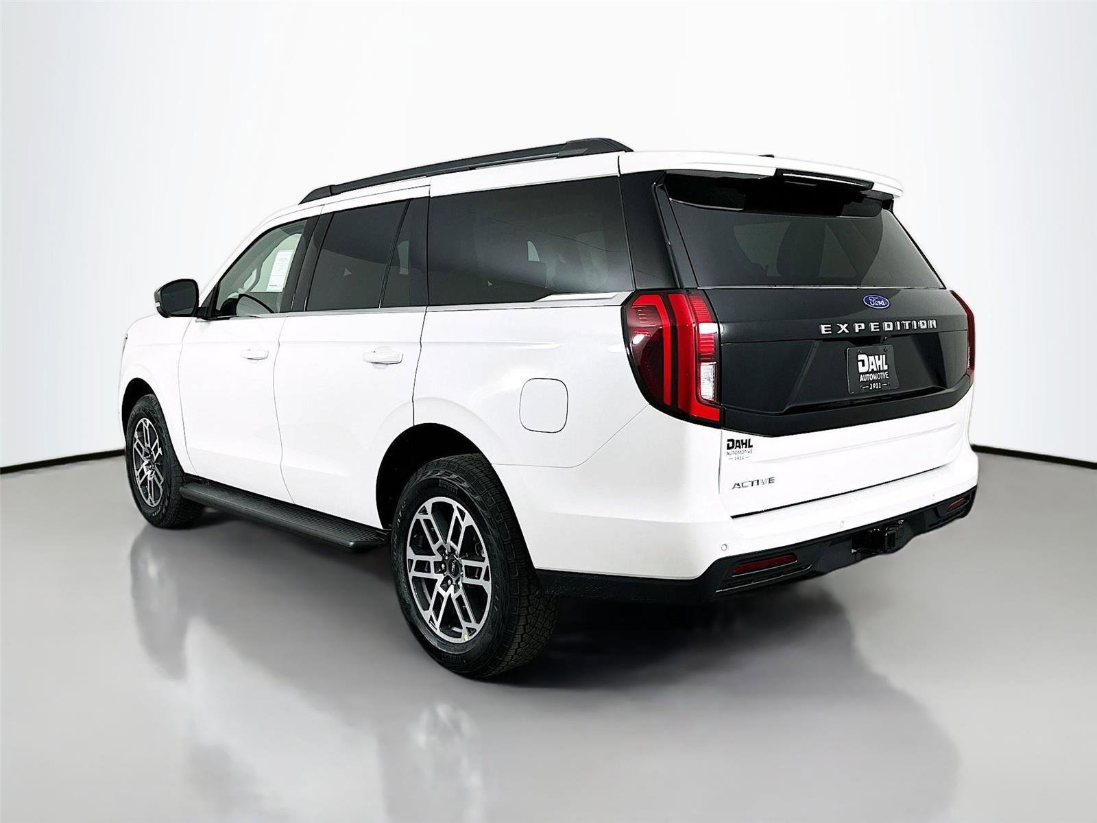 New 2026 Ford Expedition Active image 5