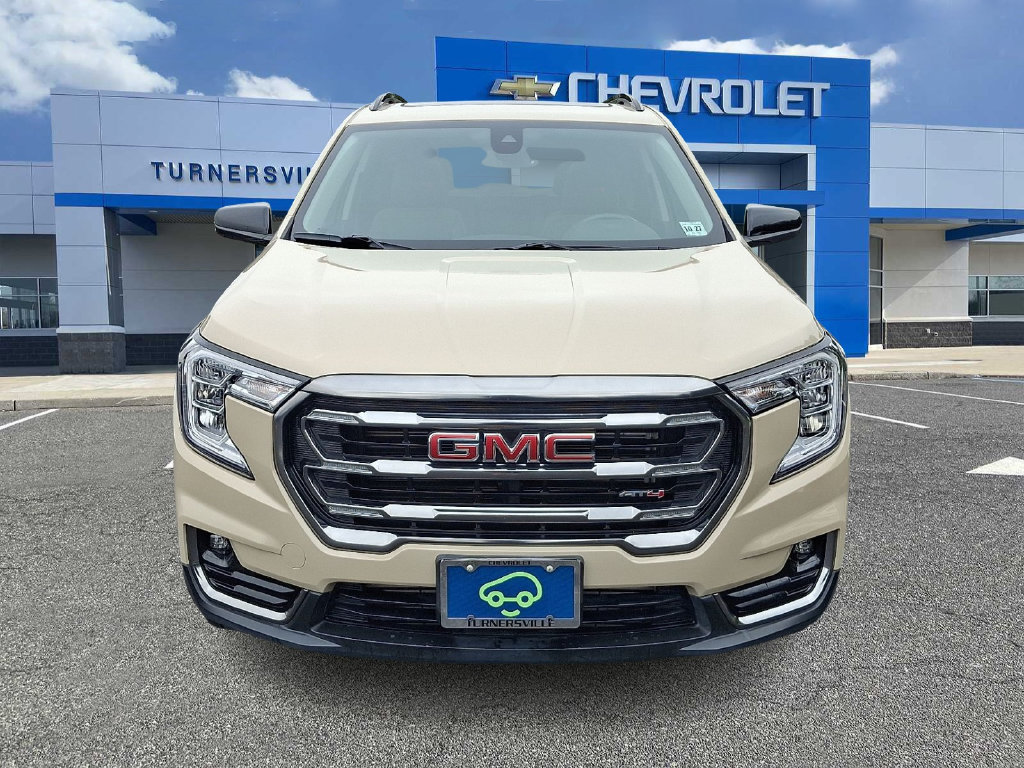 Certified 2022 GMC Terrain AT4 AWD/4WD image 2