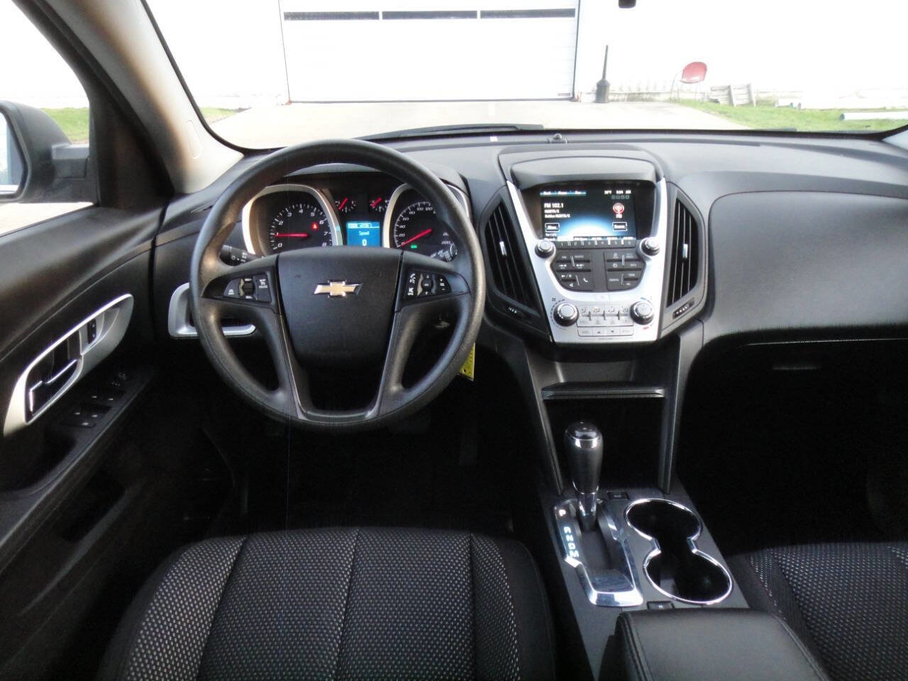 Used 2017 Chevrolet Equinox LS AWD/4WD image 11