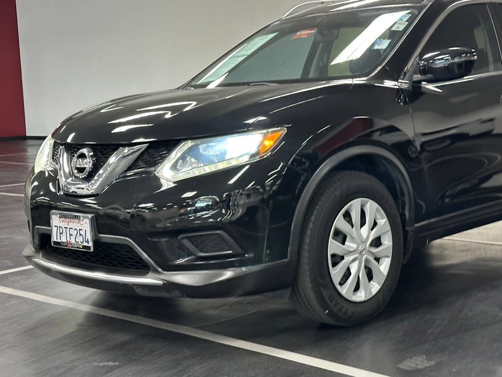 Used 2016 Nissan Rogue S w/ Appearance Package FWD image 11