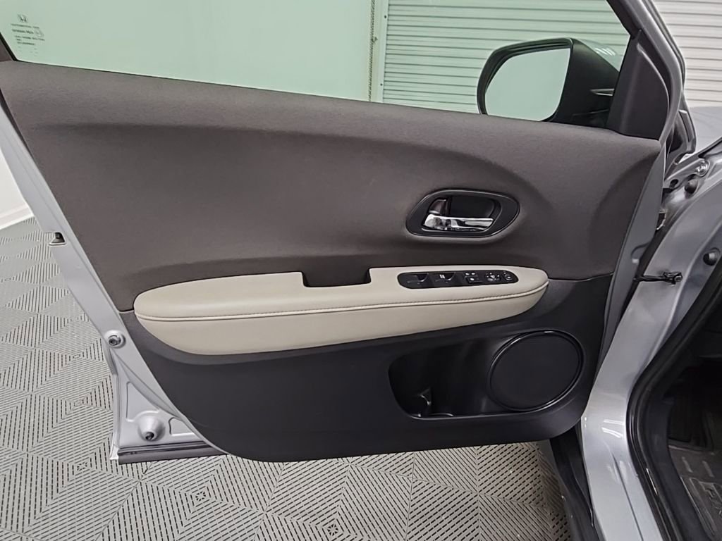 Used 2020 Honda HR-V LX image 26