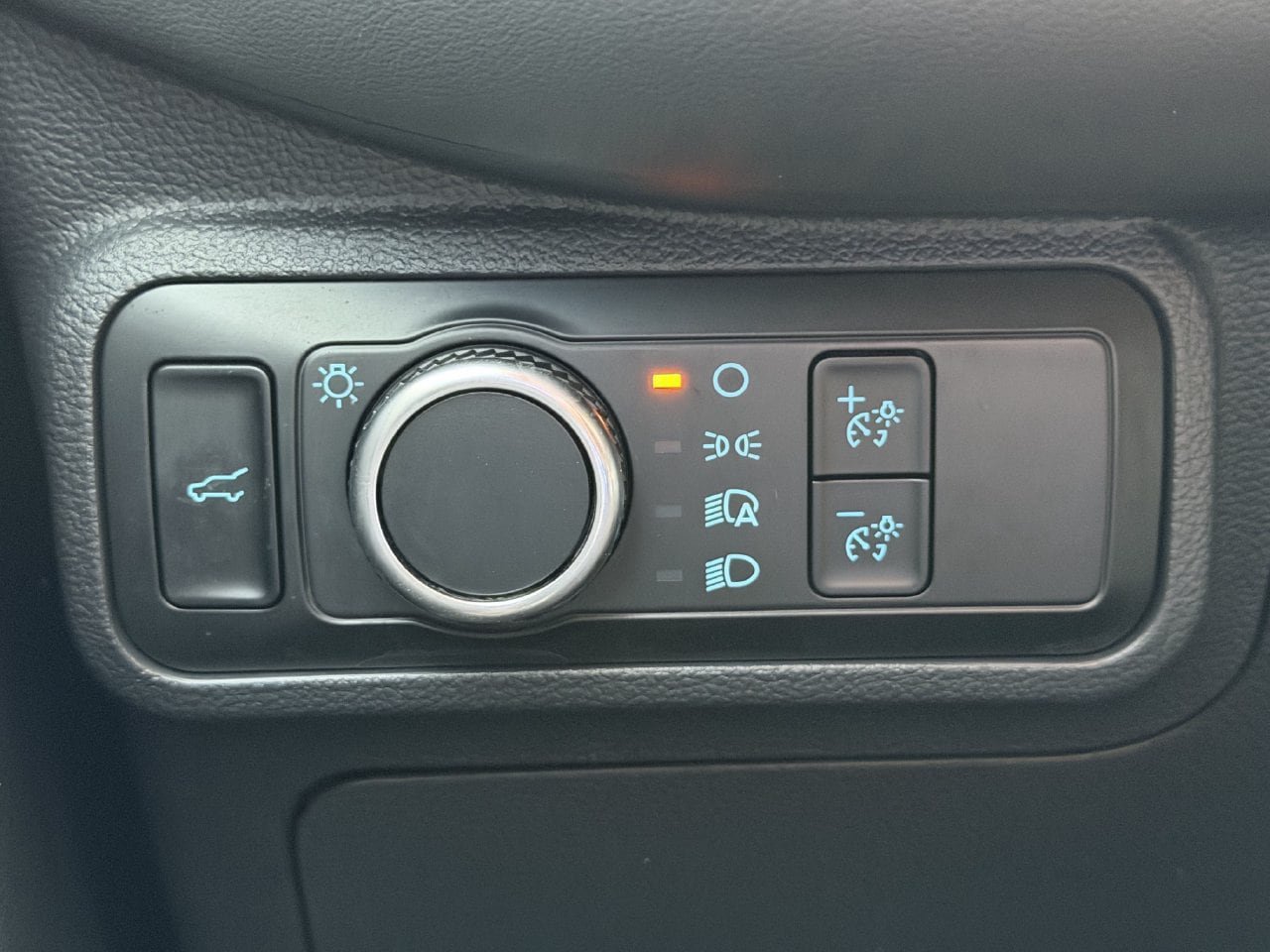 Used 2025 Ford Explorer Active RWD image 21