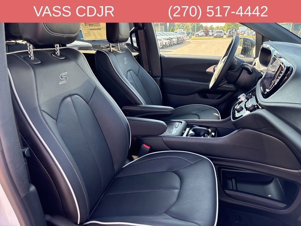 New 2026 Chrysler Pacifica Limited w/ S Appearance Package image 37