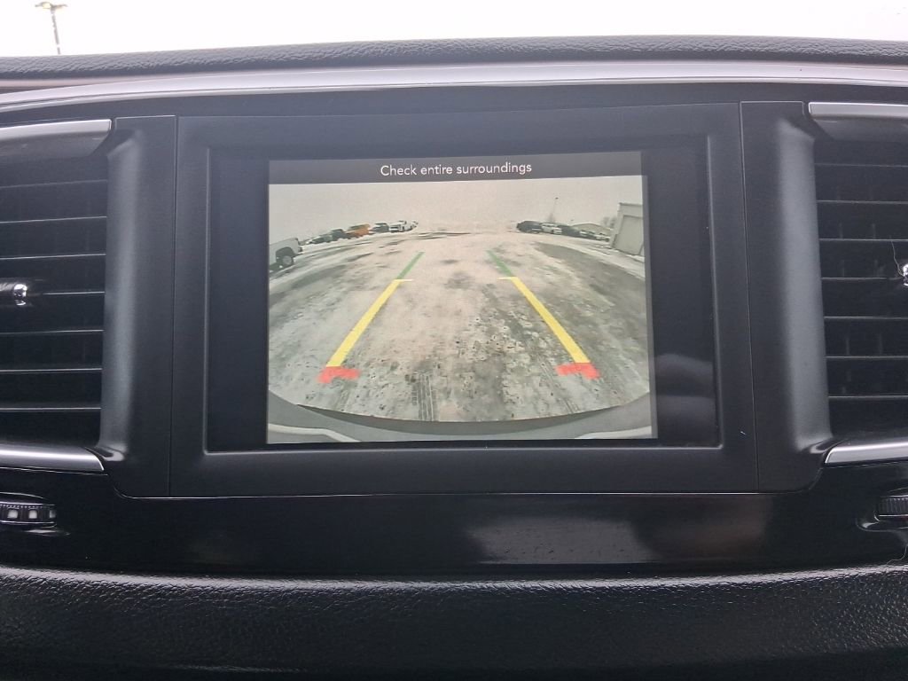 Used 2019 Chrysler Pacifica Touring-L image 26