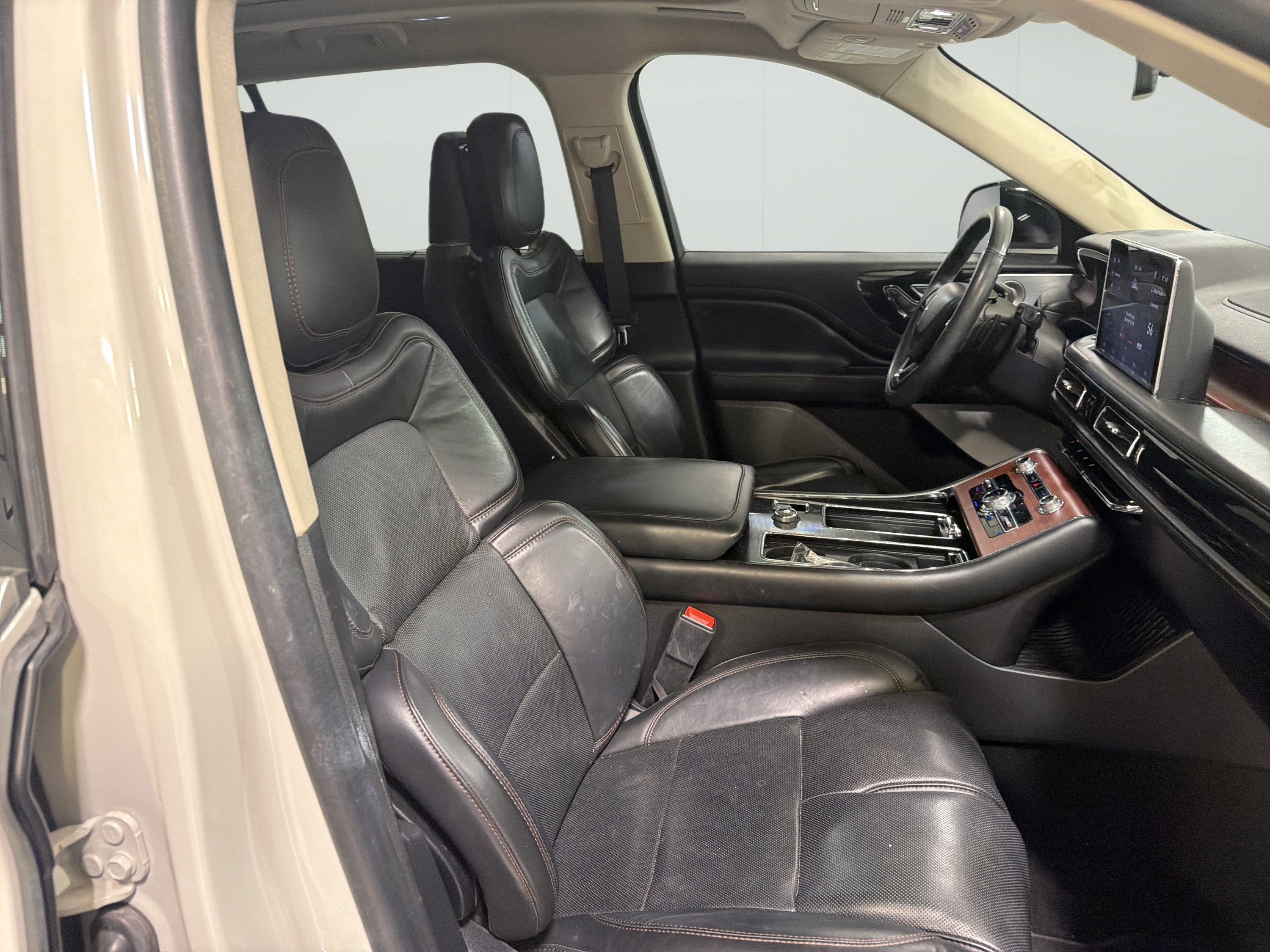 Used 2021 Lincoln Aviator Reserve w/ Equipment Group 201A RWD image 14