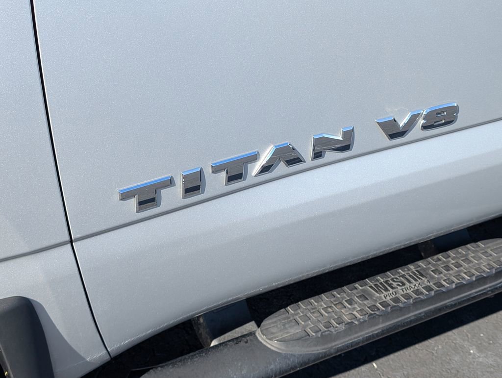 Used 2018 Nissan Titan SV image 23
