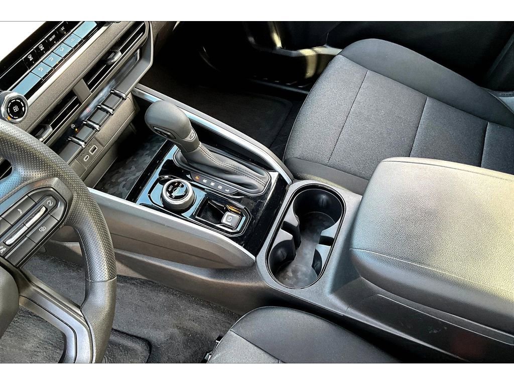 Used 2024 Chevrolet Colorado Trail Boss w/ Technology Package image 18