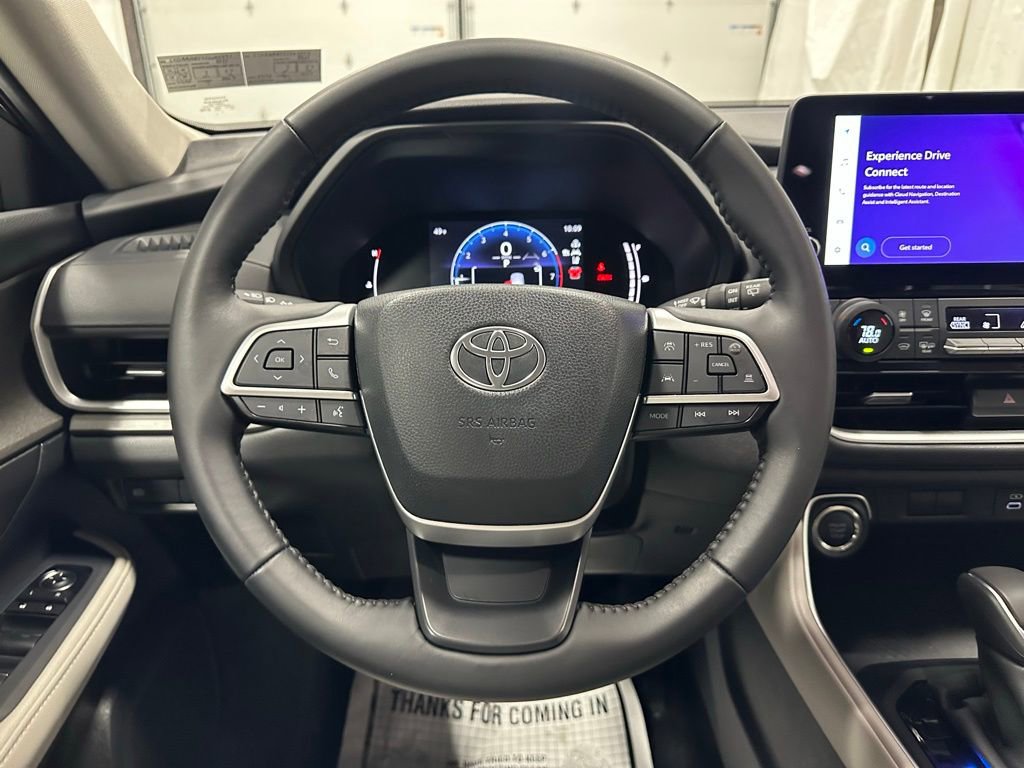 Used 2025 Toyota Grand Highlander AWD image 18