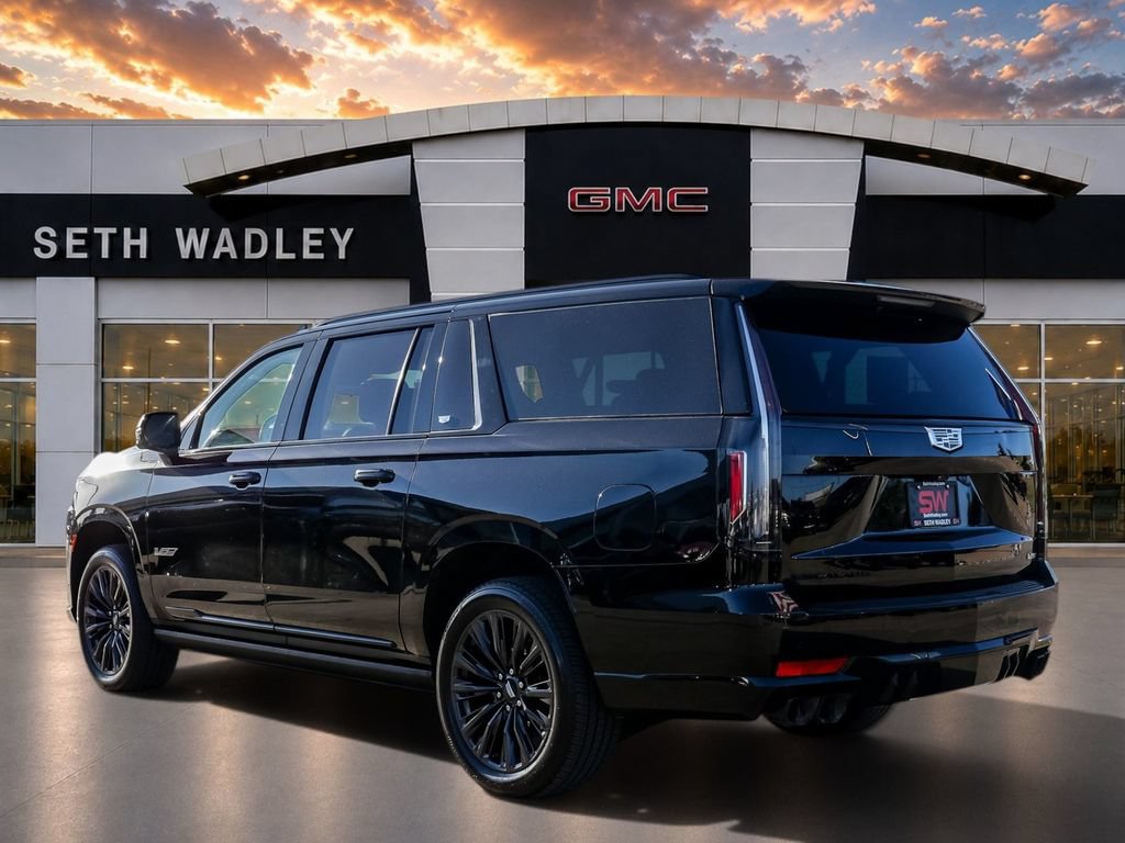 Used 2023 Cadillac Escalade ESV V w/ LPO, ONYX Package AWD/4WD image 5