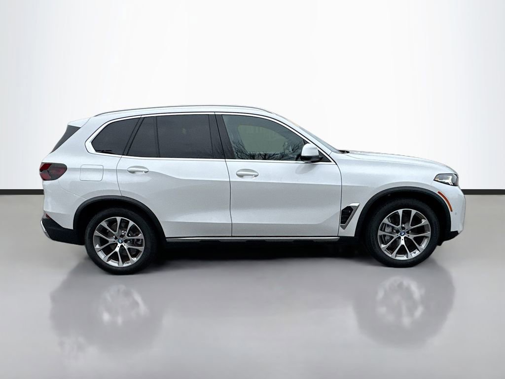 Used 2024 BMW X5 xDrive50e w/ Parking Assistance Package image 8