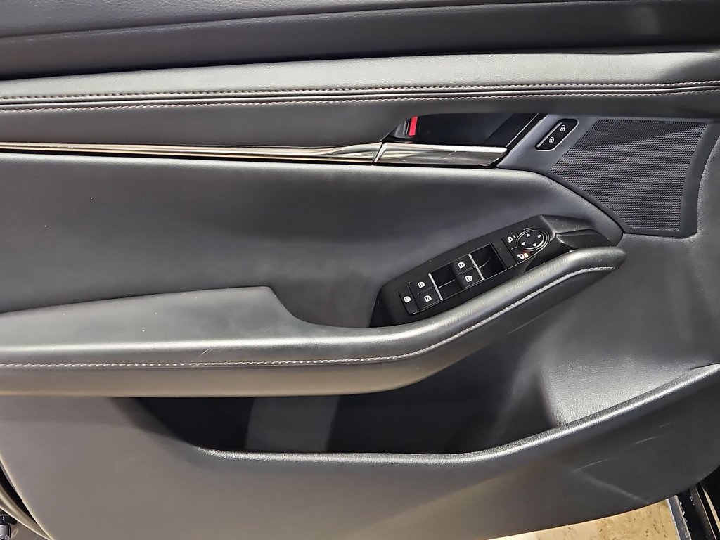 Used 2025 MAZDA MAZDA3 s FWD image 11