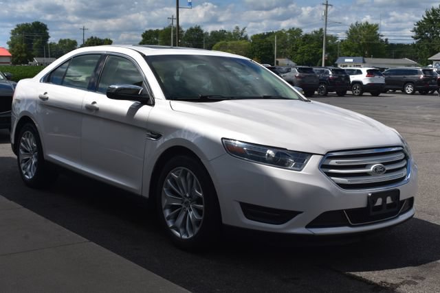 Used 2018 Ford Taurus Limited FWD image 14