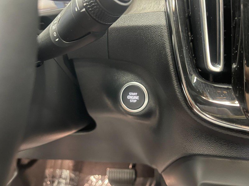 Used 2023 Volvo XC40 B5 Ultimate AWD/4WD image 21