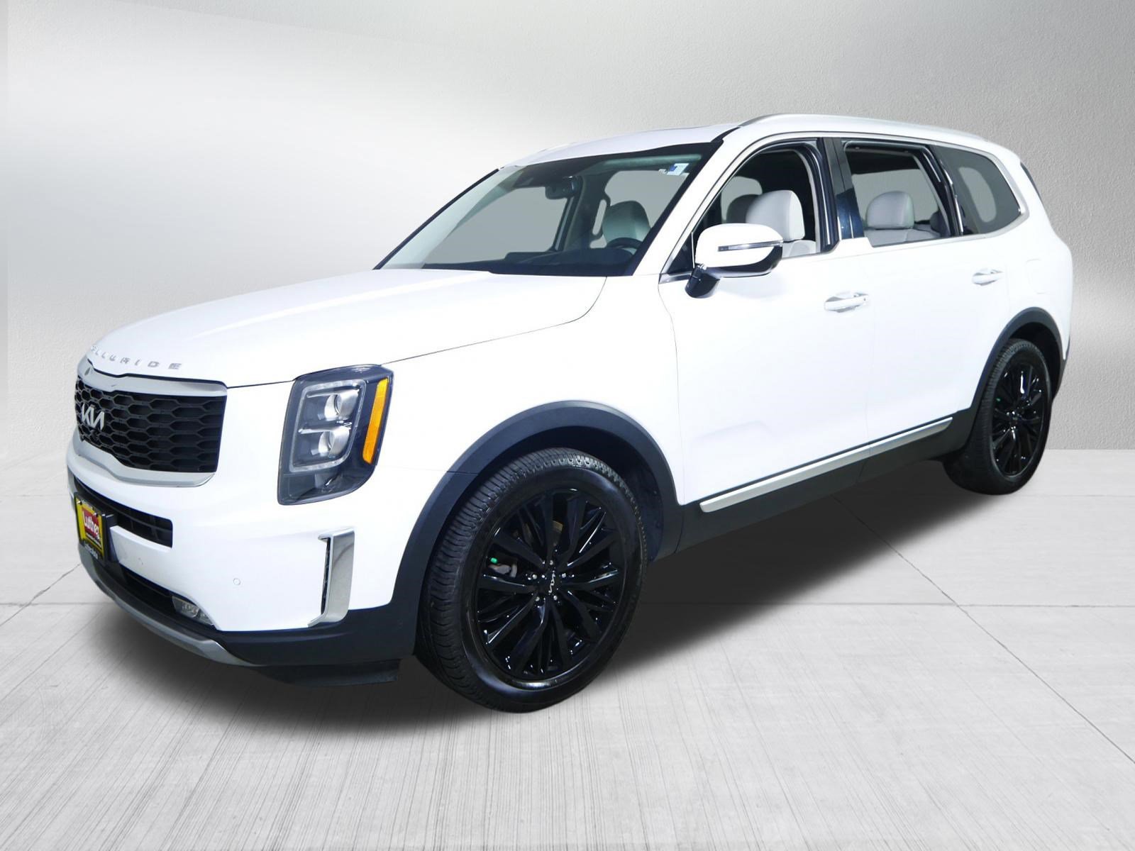 Used 2022 Kia Telluride SX w/ SX Prestige Package AWD/4WD image 3