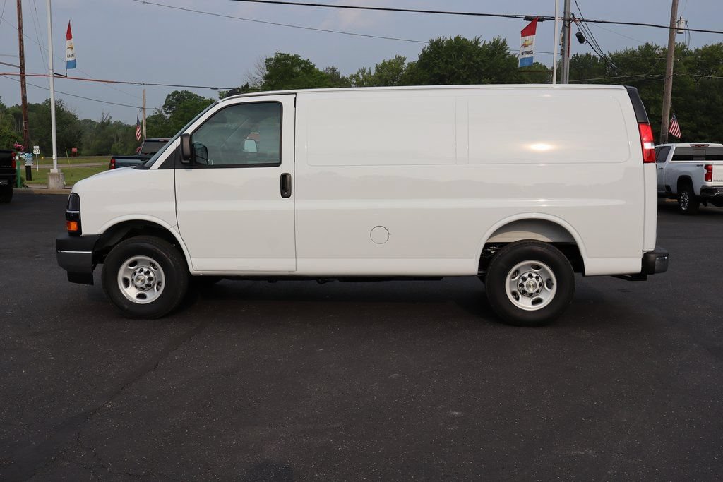 New 2025 Chevrolet Express 2500 w/ Driver Convenience Package RWD image 20