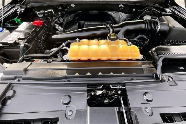 Used 2018 Ford F150 Lariat w/ Equipment Group 502A Luxury image 11