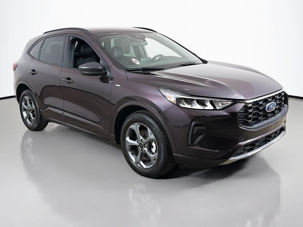 Certified 2023 Ford Escape ST-Line AWD/4WD image 2