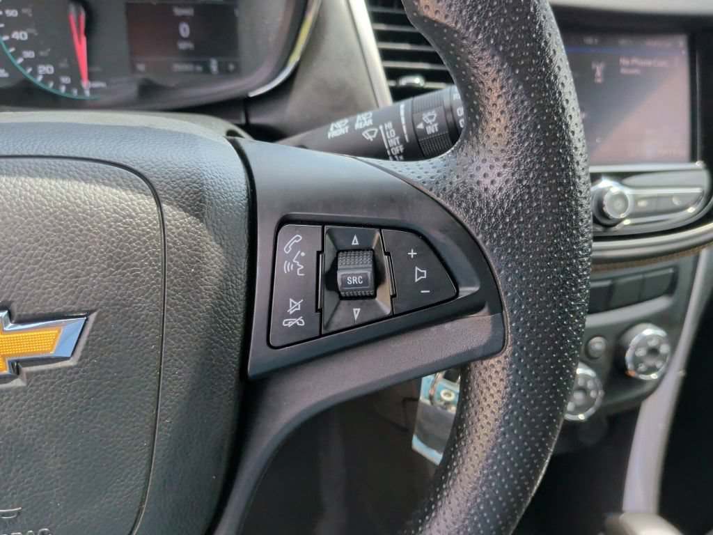 Used 2020 Chevrolet Trax LT FWD image 18