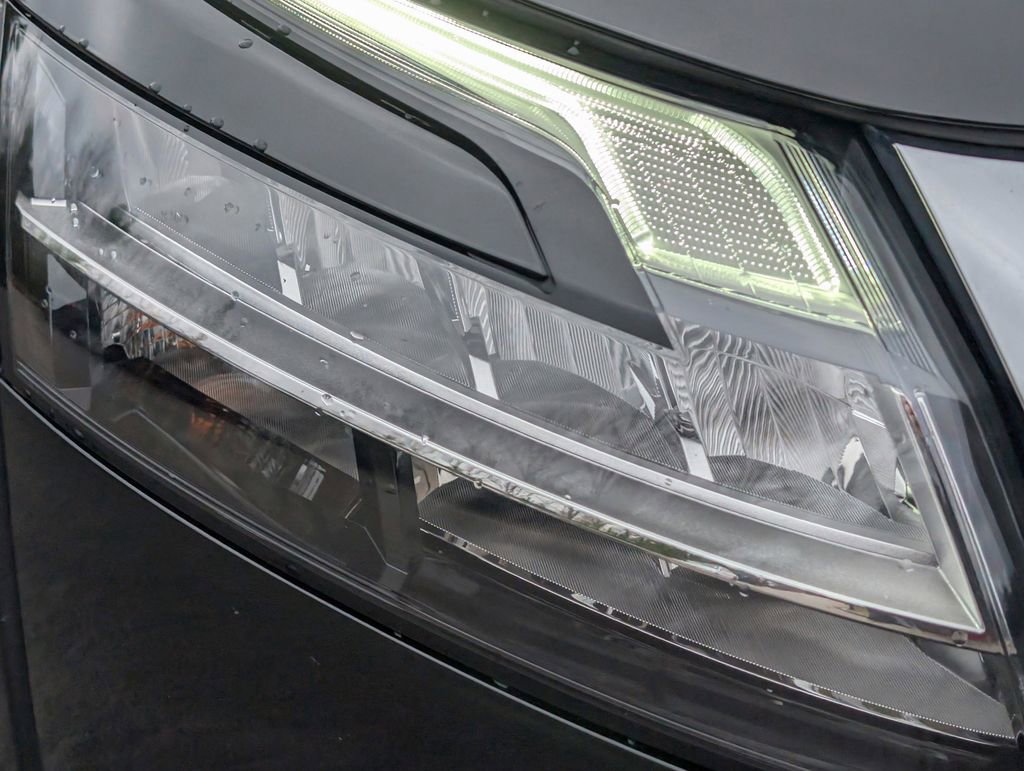 Used 2023 Nissan Pathfinder Platinum w/ Cargo Package image 9