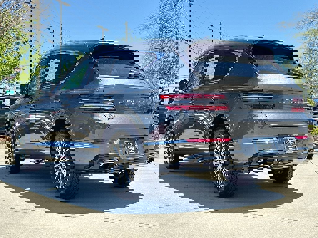 Used 2023 Genesis GV80 2.5T w/ Cargo Package image 6