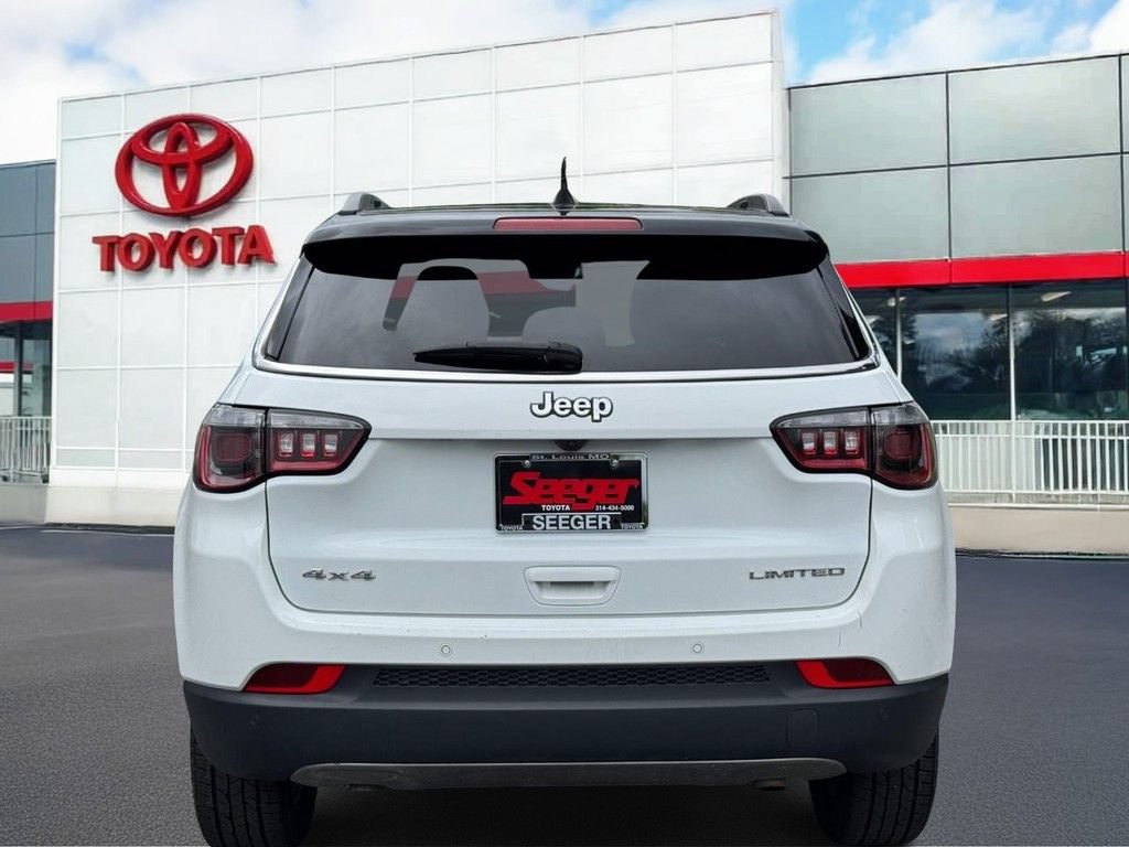 Used 2024 Jeep Compass Limited AWD/4WD image 7