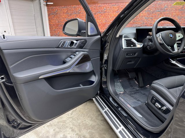 Certified 2025 BMW X7 xDrive40i w/ Premium Package image 9