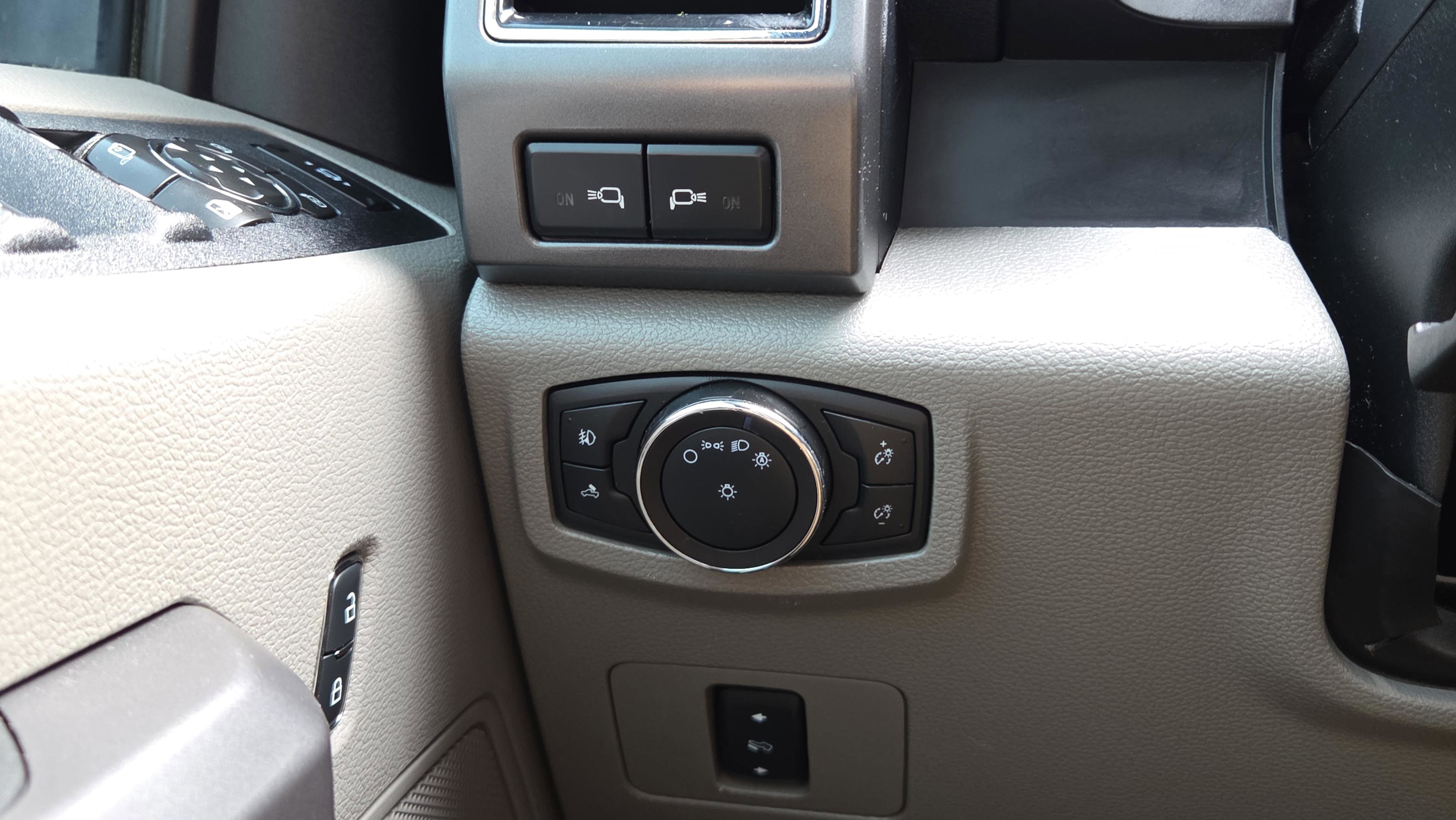 Used 2019 Ford F250 XLT w/ XLT Premium Package image 30