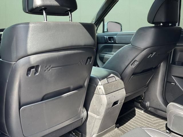 Used 2024 Hyundai Santa Fe Calligraphy AWD/4WD image 22