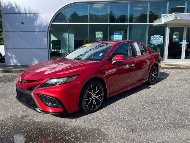Used 2022 Toyota Camry SE FWD image 2