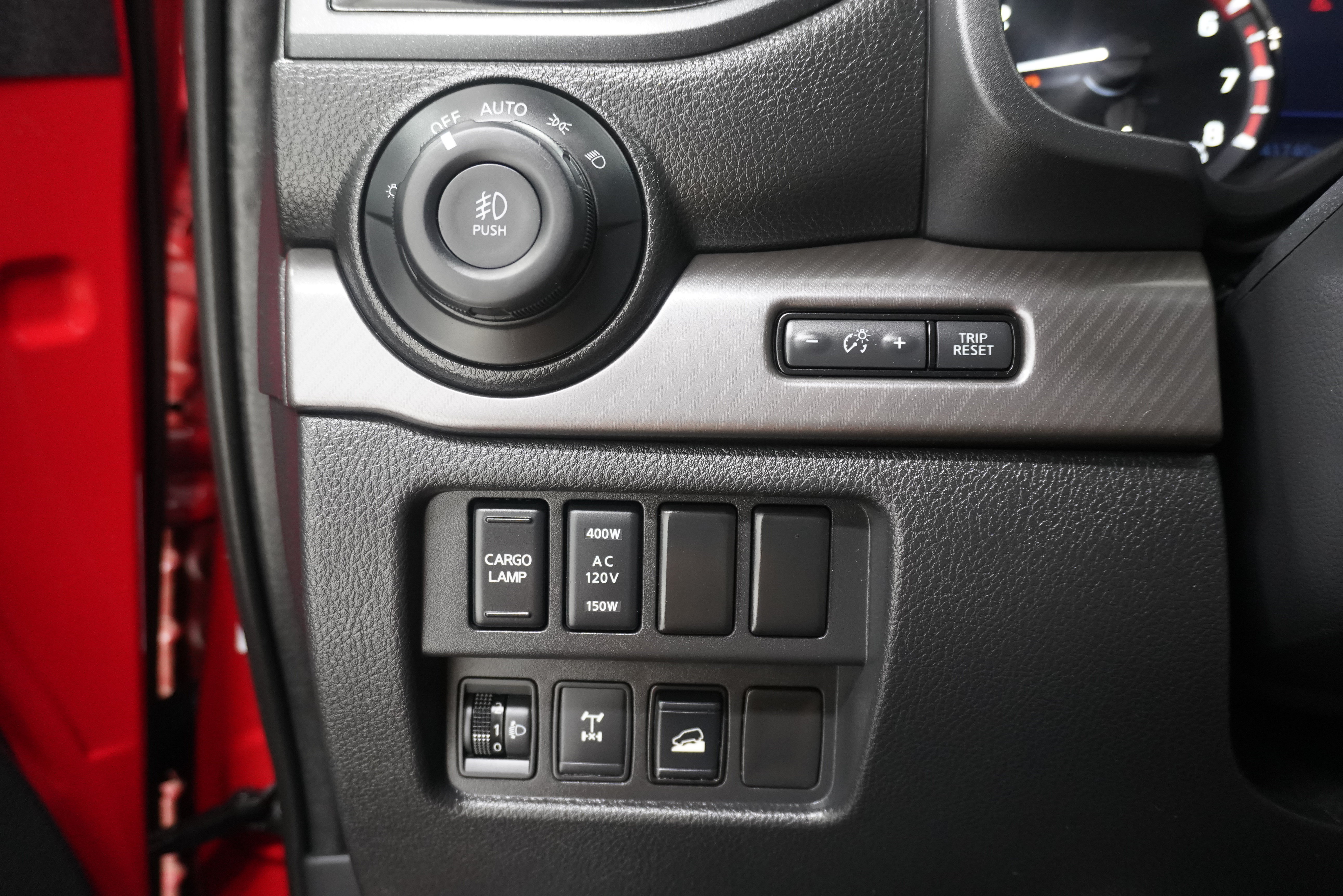 Used 2021 Nissan Titan PRO-4X w/ Pro-4x Convenience Package AWD/4WD image 28