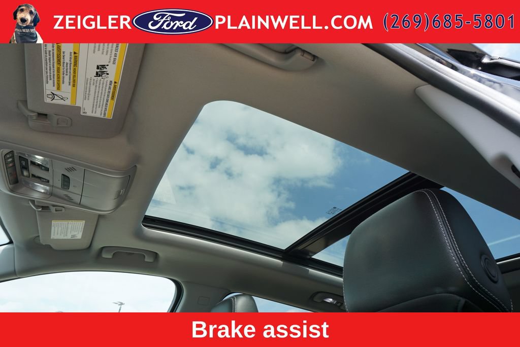 Used 2022 GMC Terrain SLT w/ Tech Package AWD/4WD image 18