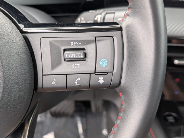 Used 2025 Nissan Kicks SR w/ Illumination Package FWD image 22
