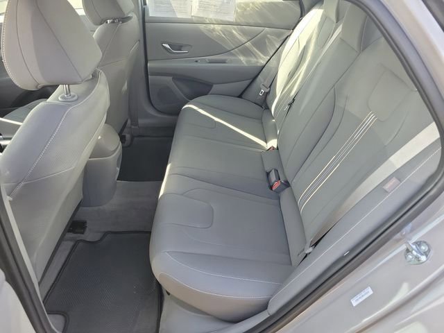 Certified 2025 Hyundai Elantra SEL image 19