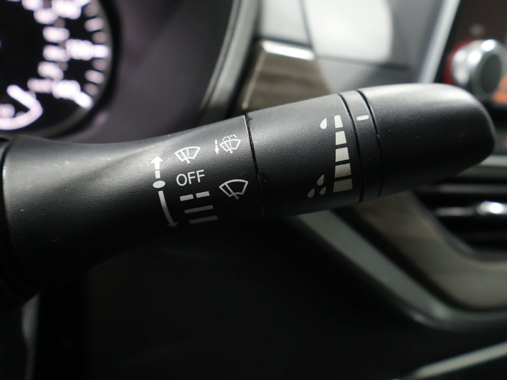 Used 2025 Nissan Altima 2.5 SV FWD image 38