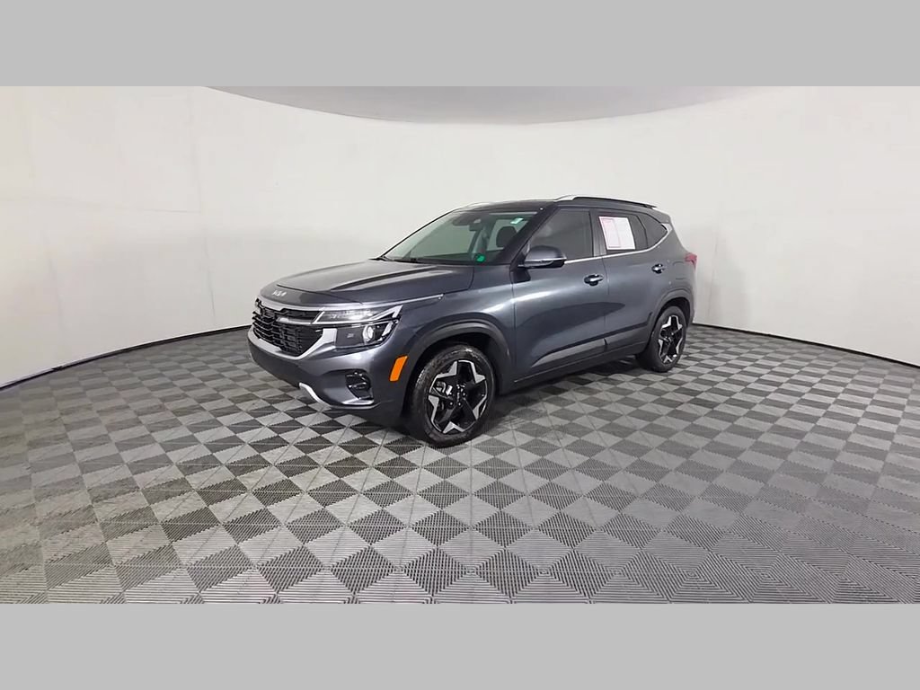 Used 2024 Kia Seltos EX FWD image 47