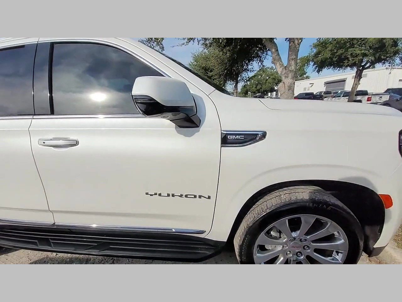 Used 2021 GMC Yukon SLT w/ SLT Luxury Plus Package image 24