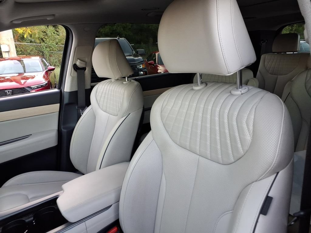 Used 2024 Hyundai Palisade Limited FWD image 15